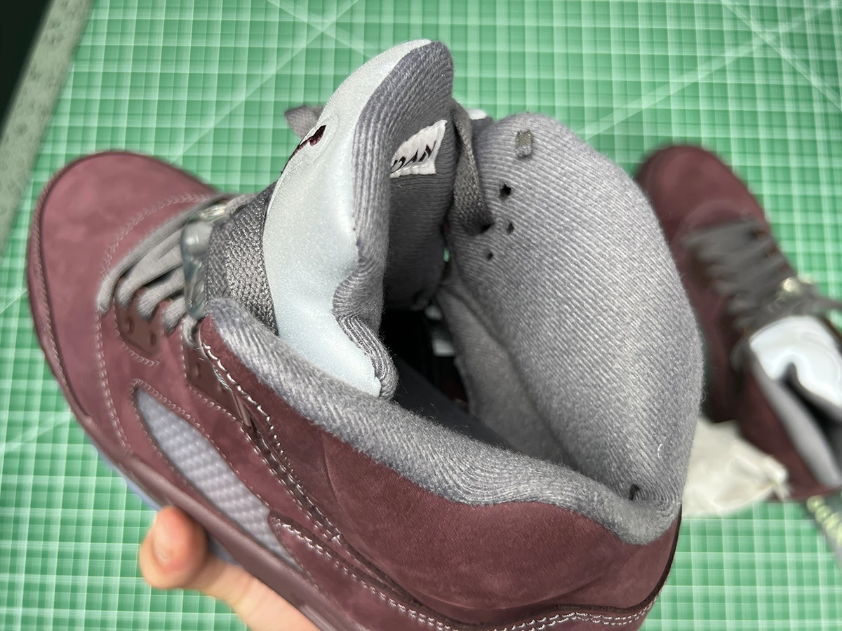 Jordan 5 Burgundy2023 05 25 at 17.24.47 10