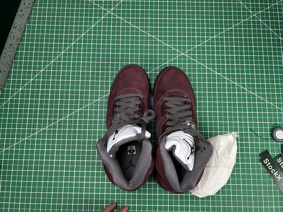 Jordan 5 Burgundy2023 05 25 at 17.24.47 11