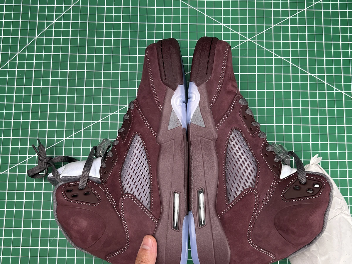 Jordan 5 Burgundy2023 05 25 at 17.24.47 13