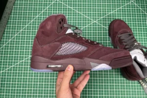 Jordan 5 Burgundy2023 05 25 at 17.24.47 3