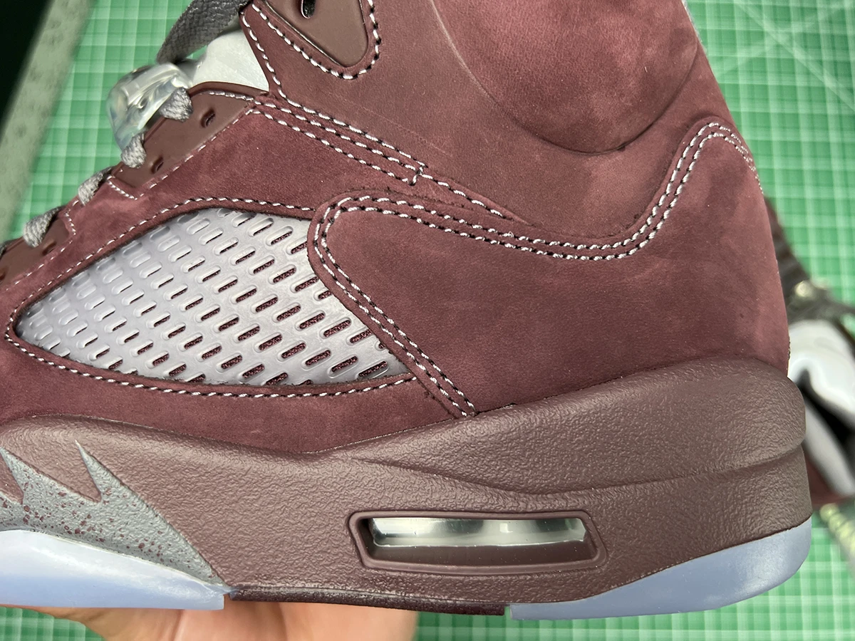 Jordan 5 Burgundy2023 05 25 at 17.24.47 9