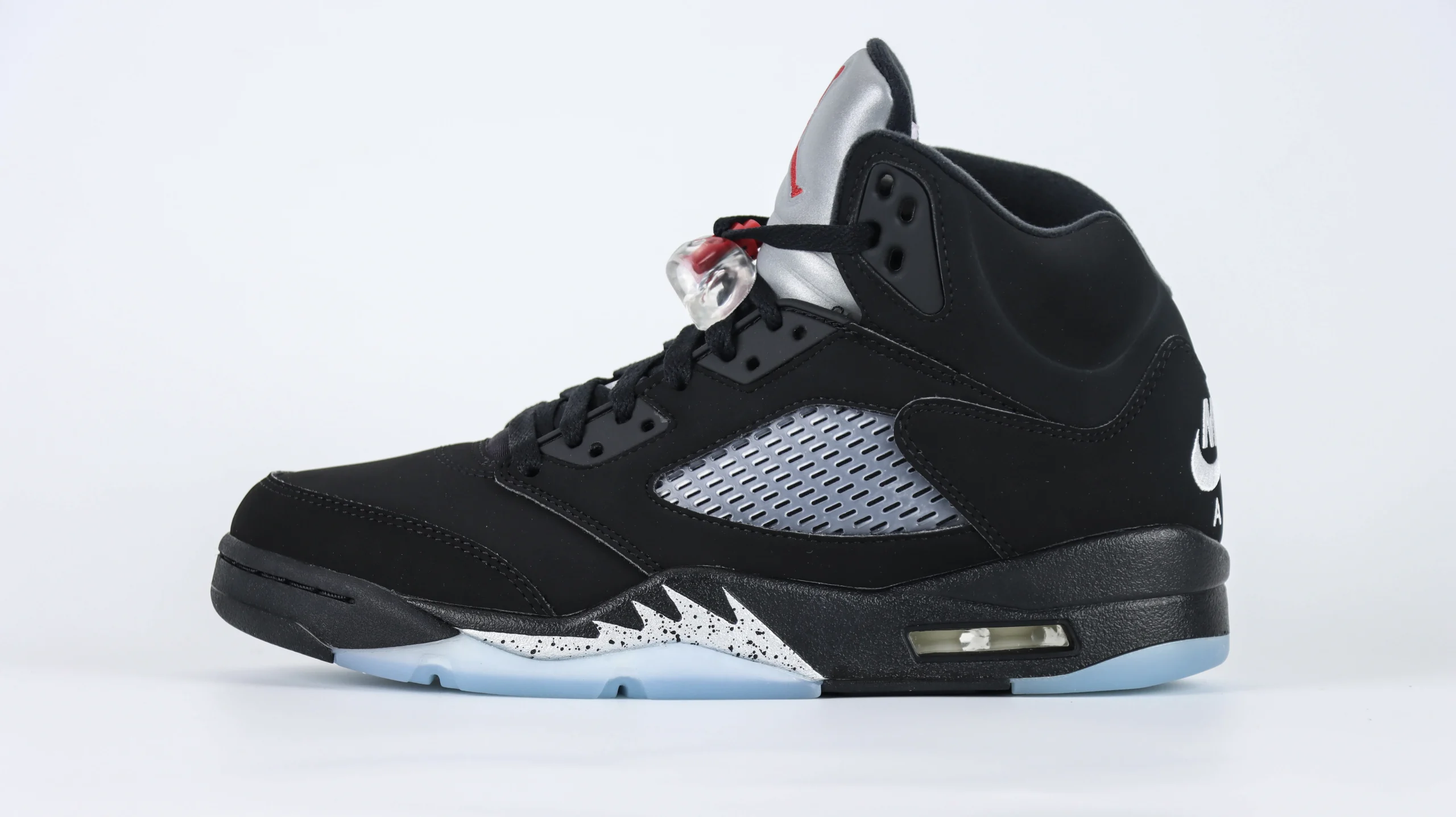 Jordan 5 Retro Black Metallic 20162023 06 12 at 10.16.46 6 scaled 1