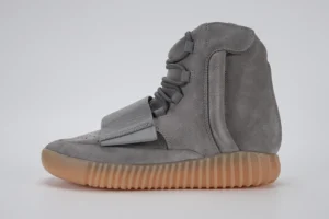 Yeezy Boost 750 Light Grey Glow In the Dark 2 KKK 7393 1