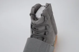 Yeezy Boost 750 Light Grey Glow In the Dark 4 KKK 7399 1