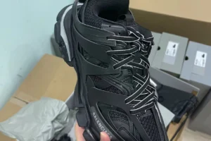 MENS TRACK LED SNEAKER IN BLACK4