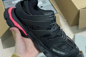 MENS TRACK LED SNEAKER IN BLACK5