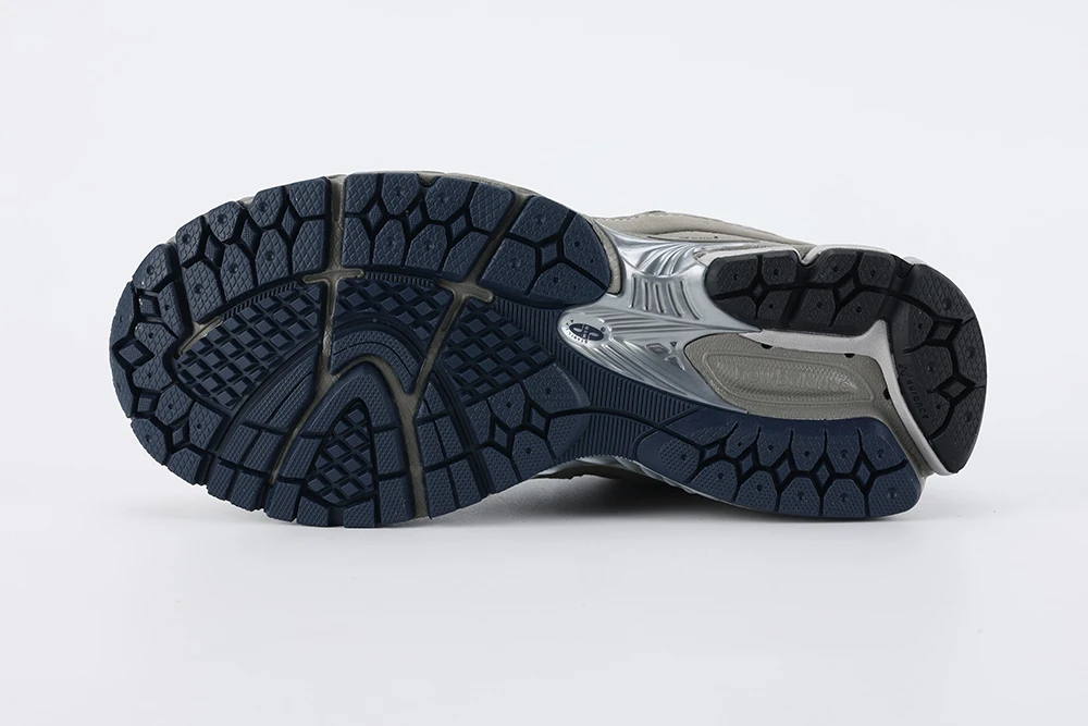 New Balance 2002R Light Grey REps2023 02 13 at 03.44.09 2