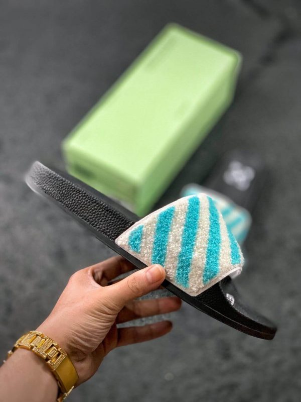 OFF WHITE FLYKNIT STRIPE SLIDER00010 600x800 1