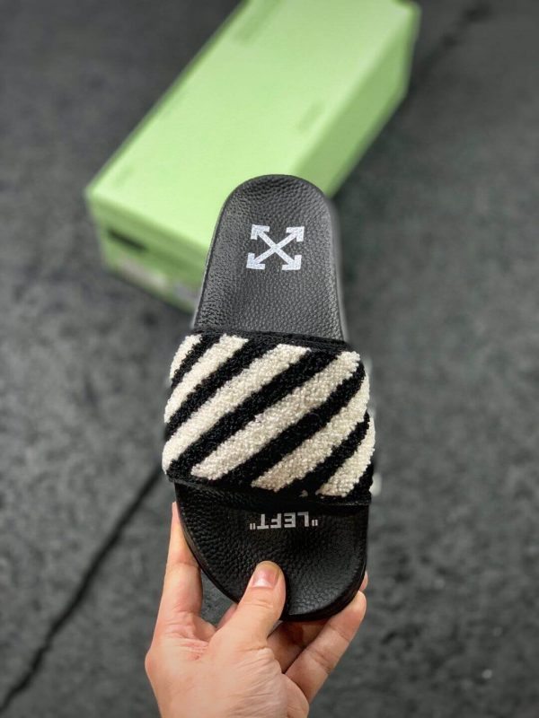 OFF WHITE FLYKNIT STRIPE SLIDER00013 600x800 1