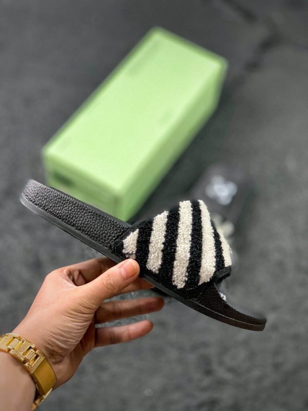 OFF WHITE FLYKNIT STRIPE SLIDER00016 600x800 1