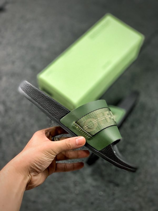 OFF WHITE INDUSTRIAL SLIDERS 00004 600x800 1