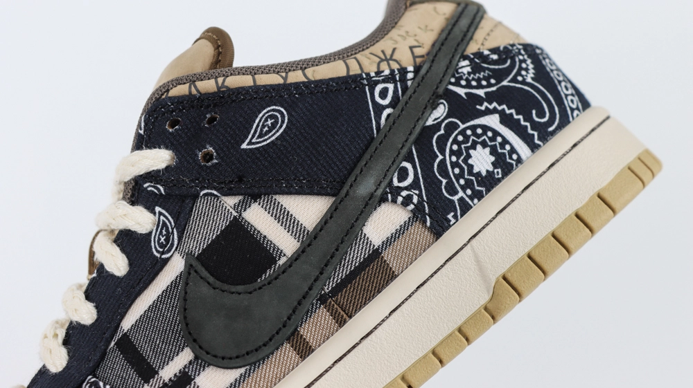 Replica Travis Scott Dunks Bandana Low 3
