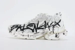 Runner Graffiti Sneaker in white and black mesh and nylon2023 05 21 at 10.01.43 2