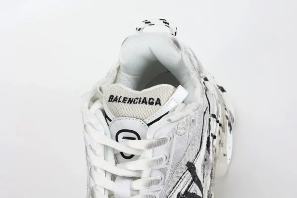 Runner Graffiti Sneaker in white and black mesh and nylon2023 05 21 at 10.01.43 8