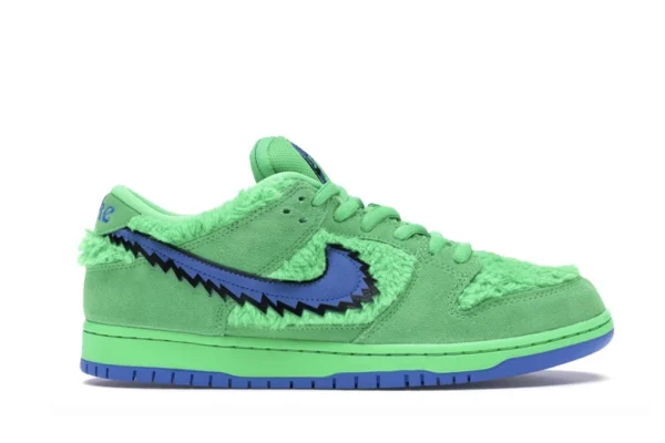SB Dunk Low Grateful Dead Bears Green 1