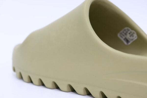 YEEZY SLIDE RESIN 9 1