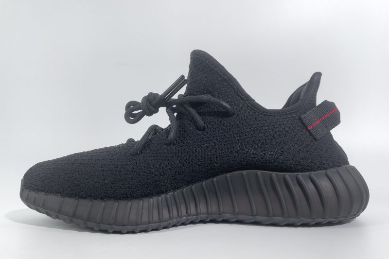 Yeezy 350 V2 Bred 3 1 800x533 1