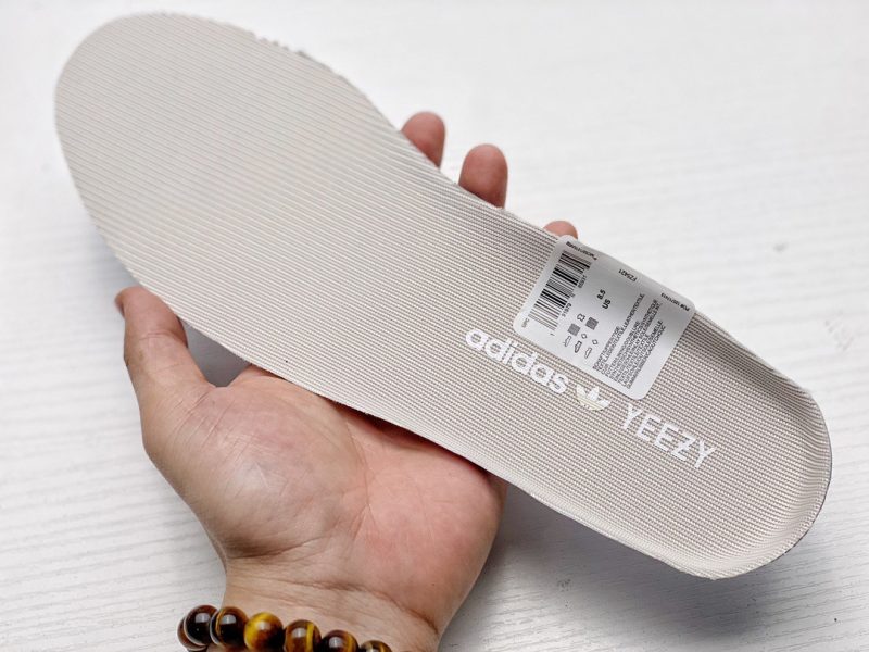 Yeezy 350 V2 Israfil 16 800x600 1