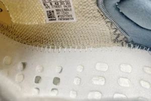 Yeezy 350 V2 Israfil 18 800x600 1