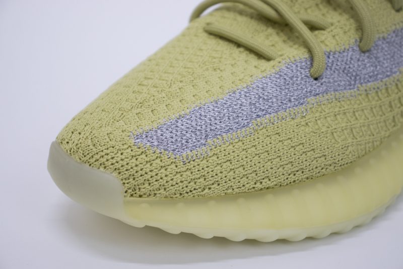 Yeezy 350 V2 Marsh 7 800x534 1