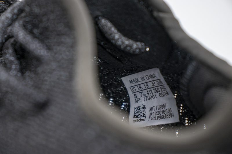 Yeezy 350 V2 Static All Black Reflective 11 800x534 1
