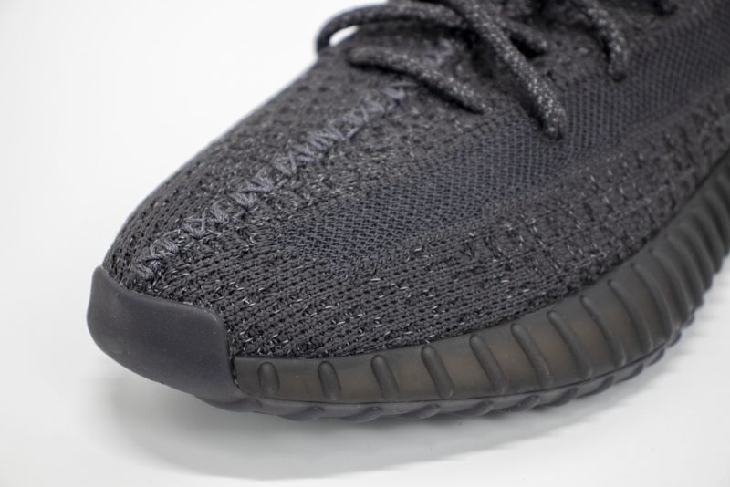 Yeezy 350 V2 Static All Black Reflective 7 800x534 1