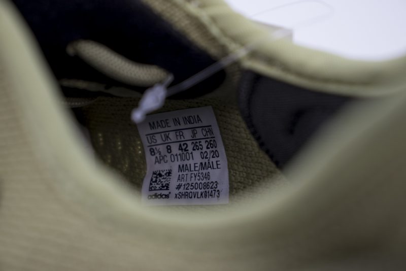 Yeezy 350 V2 Sulfur 13 800x534 1