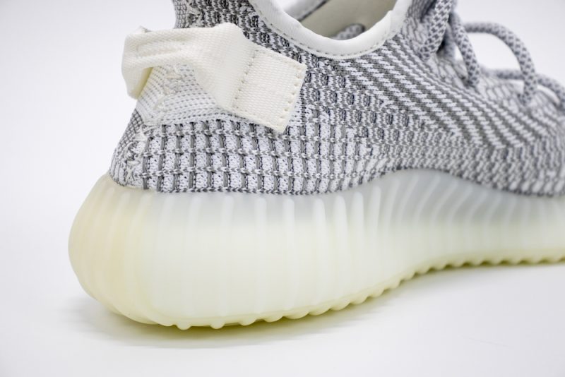 Yeezy 350 V2 White Static Reflective 12 800x534 1