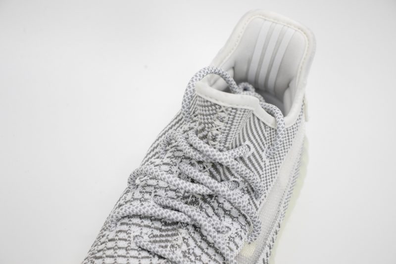 Yeezy 350 V2 White Static Reflective 9 800x534 1