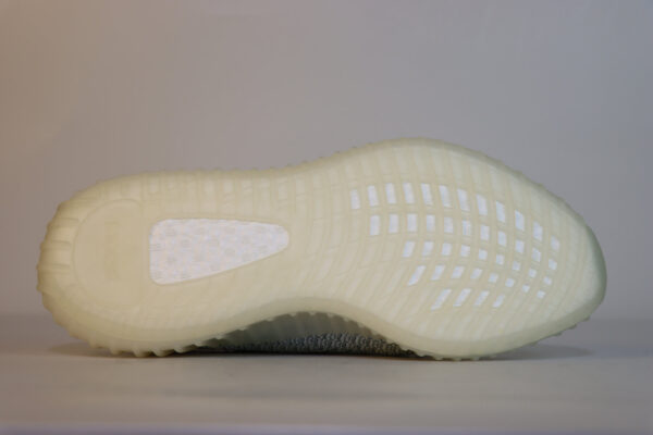Yeezy 350 v2 Cloud White Reflective 4 1