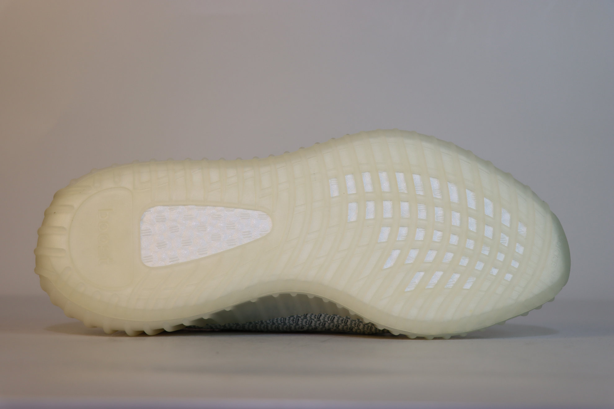 Yeezy 350 v2 Cloud White Reflective 4