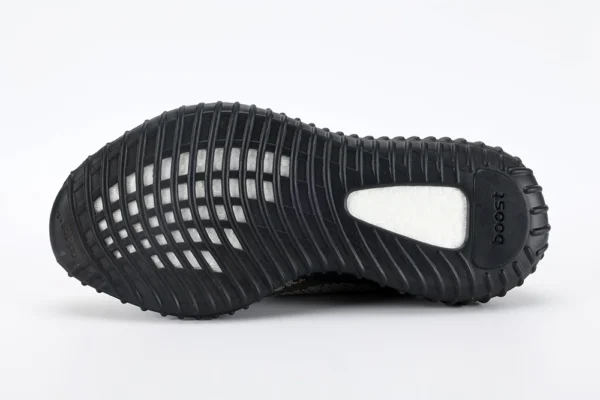 Yeezy Boost 350 V2 Carbon Beluga replica2023 08 08 at 13.46.07 2
