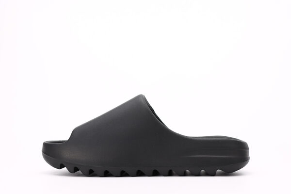 Yeezy Slides Onyx Reps Matte Upper1