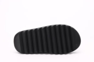 Yeezy Slides Onyx Reps Matte Upper3