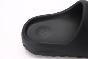 Yeezy Slides Onyx Reps Matte Upper5