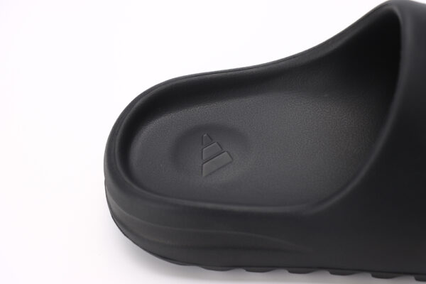 Yeezy Slides Onyx Reps Matte Upper5