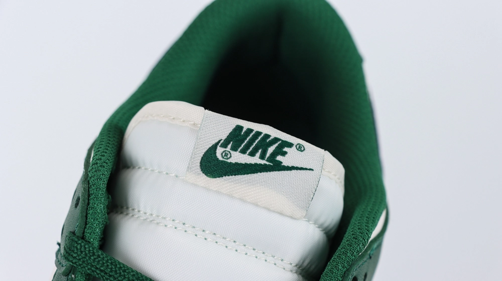 dunk low gorge green reps 8