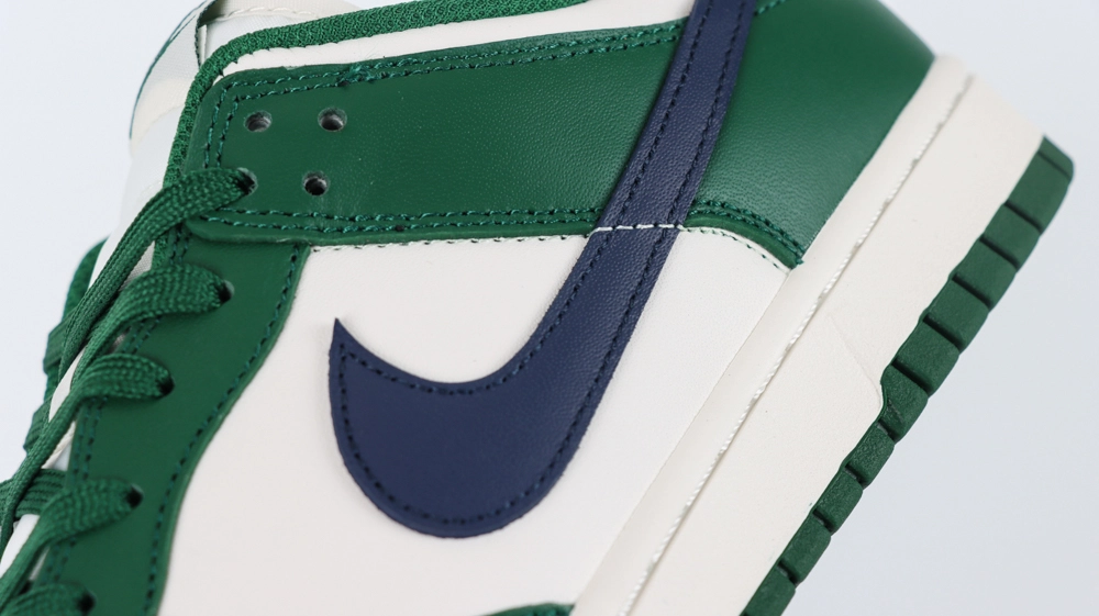 dunk low gorge green reps 9