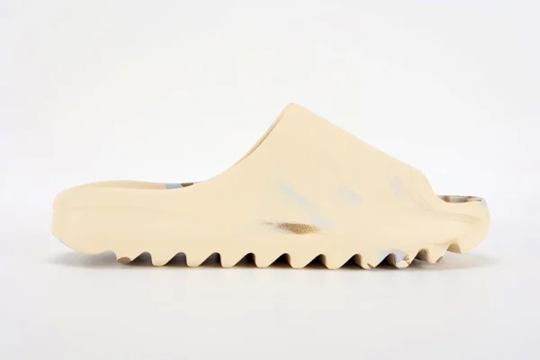 yeezy slide 2023 05 21 at 13.54.41 3